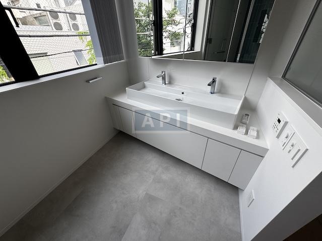  | THE DOORS SARUGAKUCHO Interior photo 07