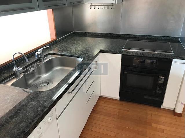  | AOYAMA PARK TOWER Interior photo 02