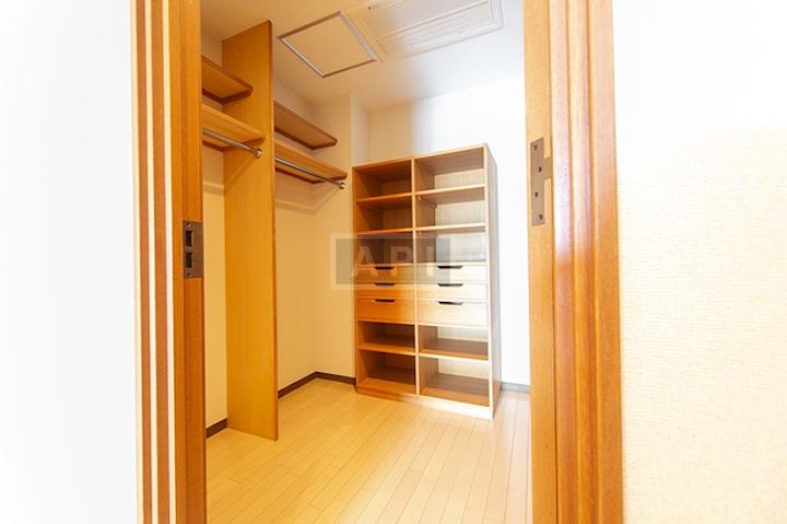  | THE OAK HILLS Interior photo 04