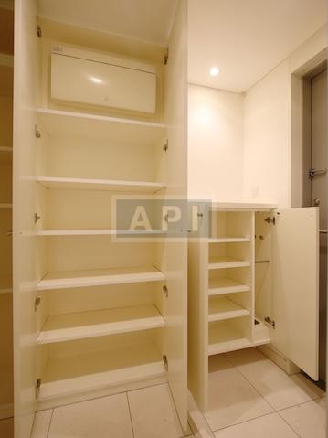  | OMOTESANDO HILLS ZELKOVA TERRACE Interior photo 20