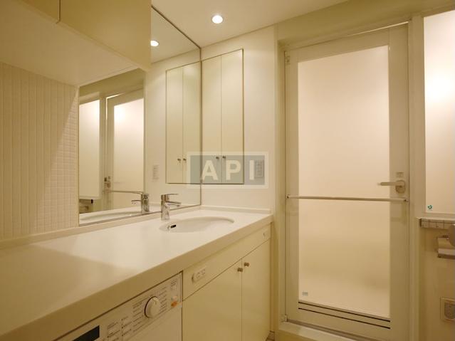  | OMOTESANDO HILLS ZELKOVA TERRACE Interior photo 10