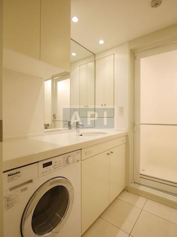  | OMOTESANDO HILLS ZELKOVA TERRACE Interior photo 11