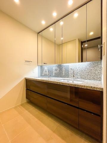  | PARK COURT ROPPONGI HILL TOP Interior photo 03