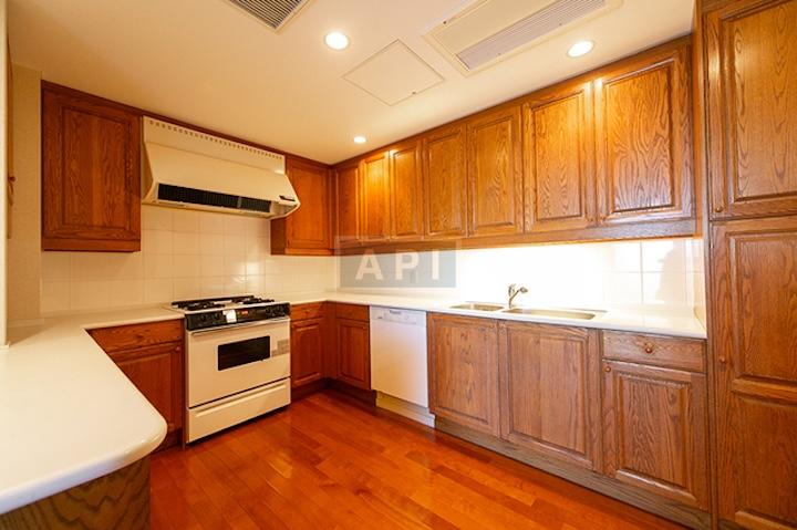  | THE OAK HILLS Interior photo 02