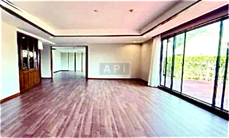  | MEGURO-MITA TRINITY Interior photo 03