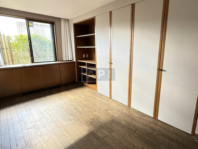  | MEGURO-MITA TRINITY Interior photo 06