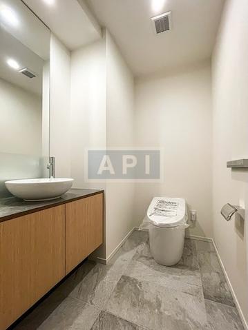  | PROUD JINGUMAE Interior photo 08