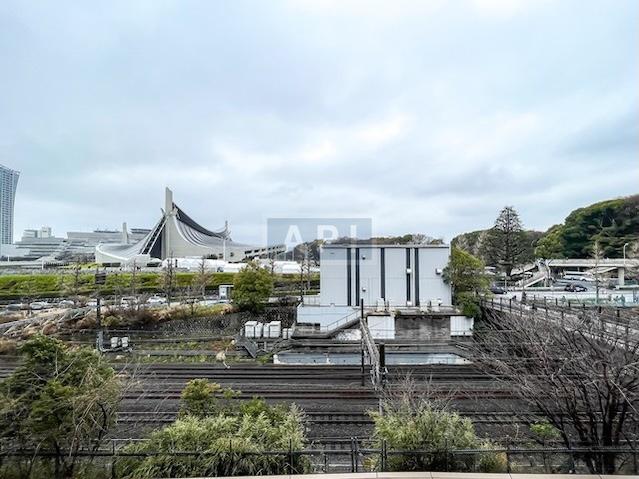  | PROUD JINGUMAE Interior photo 03