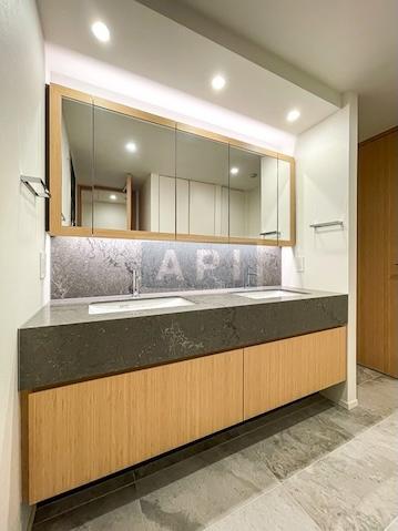  | PROUD JINGUMAE Interior photo 05