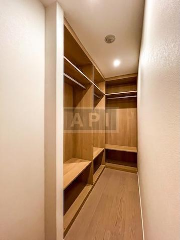  | PROUD JINGUMAE Interior photo 07