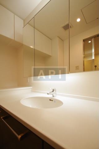  | LA TOUR MITA Interior photo 03