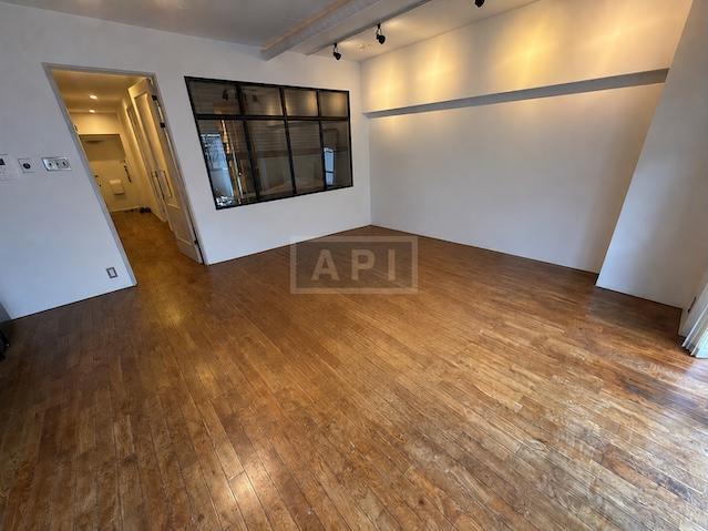  | SHUWA MEGURO EKIMAE RESIDENCE Interior photo 04