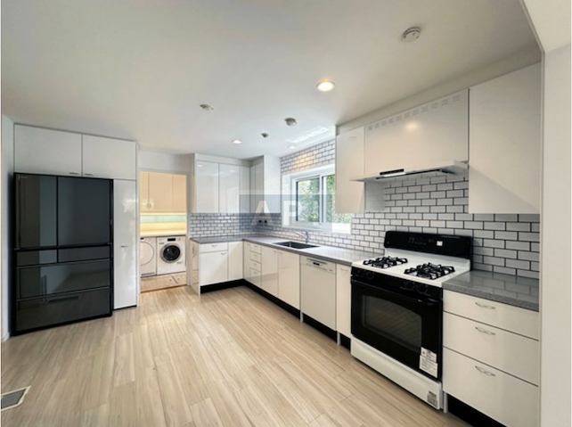  | SAKURA ESTATES #14 Interior photo 02