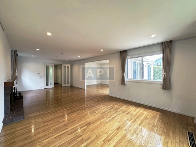  | SAKURA ESTATES #14 Interior photo 03