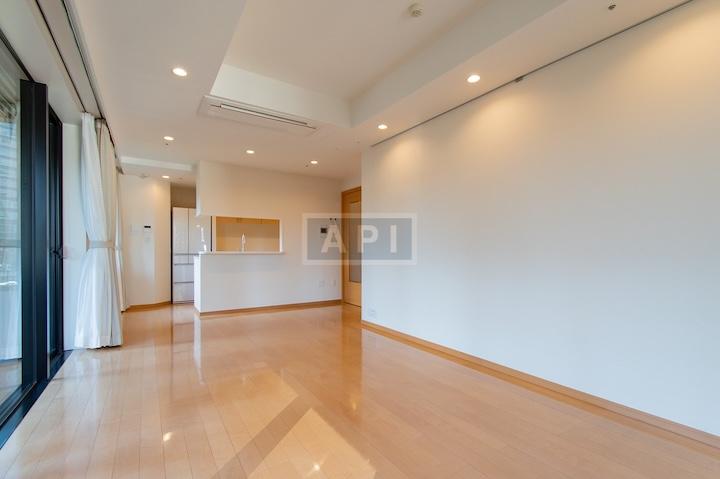  | IZUMI GARDEN RESIDENCE Interior photo 02