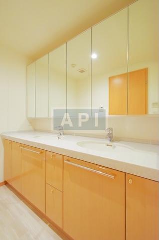  | IZUMI GARDEN RESIDENCE Interior photo 03