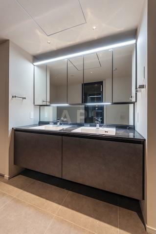  | FIAT LUX OMOTESANDO Interior photo 06