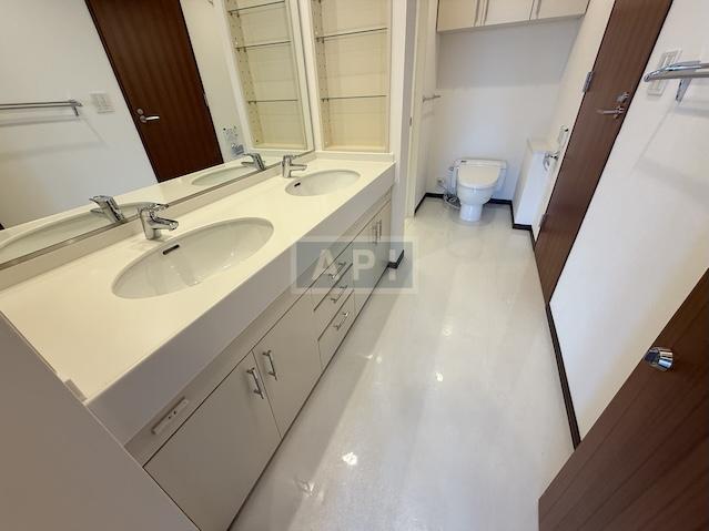  | THE PRUDENTIAL TOWER RESIDENCE Interior photo 11