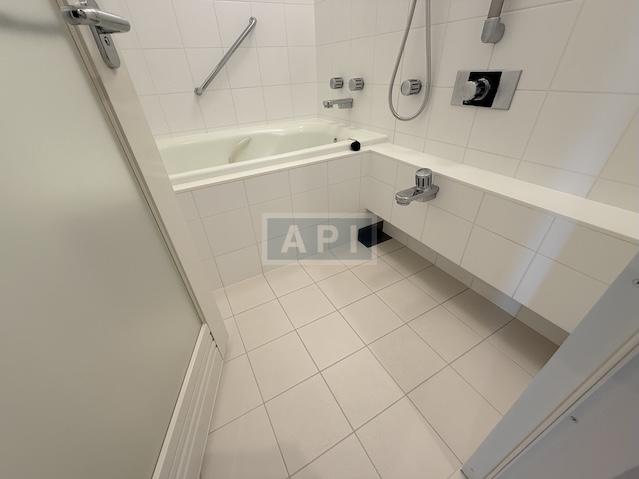  | THE PRUDENTIAL TOWER RESIDENCE Interior photo 12