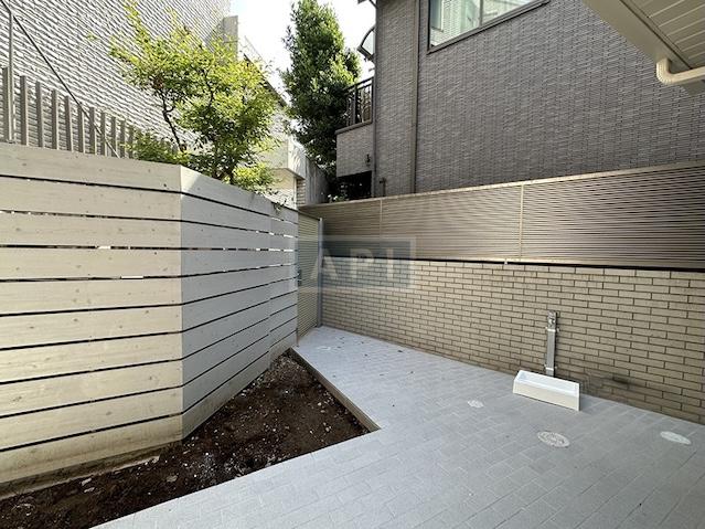  | SCHLOSS MINA SHIROKANEDAI HOUSE Exterior photo 02