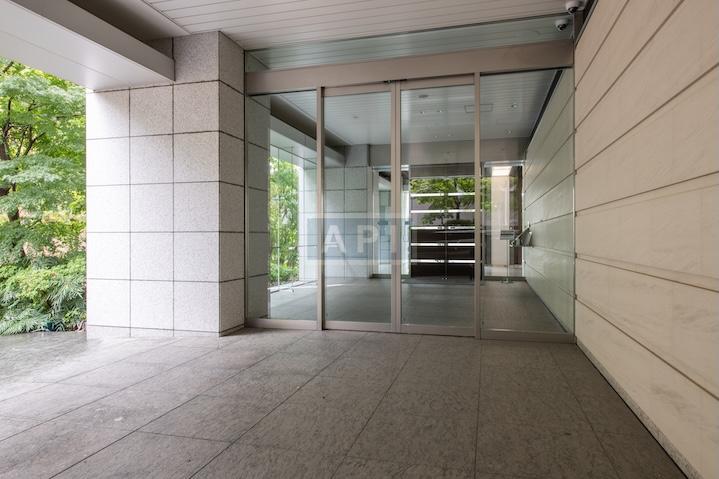  |  Exterior photo 13