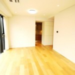  |  Interior photo 01