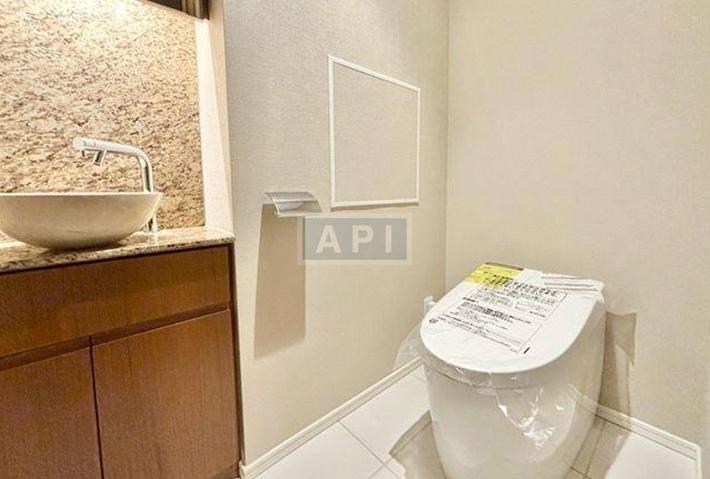  |  Interior photo 06