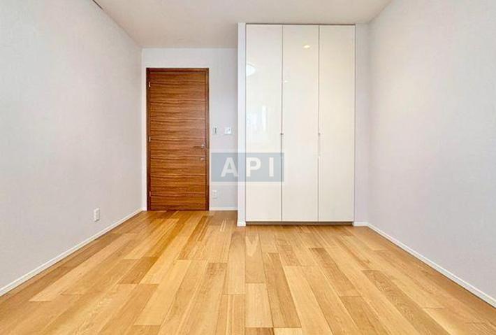  |  Interior photo 08