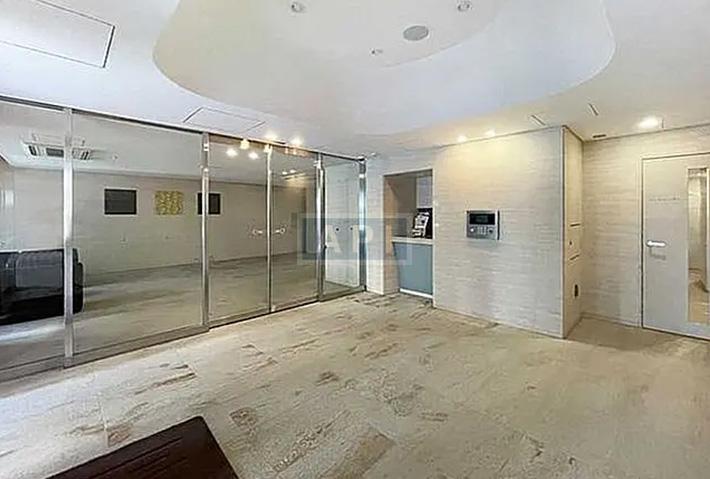  |  Exterior photo 02