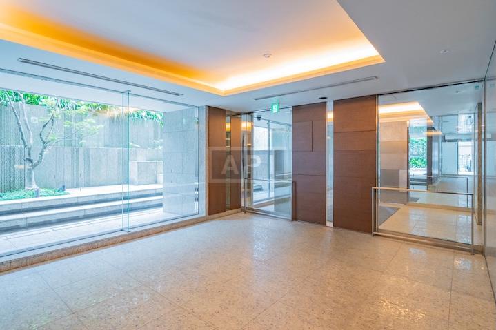  |  Exterior photo 12