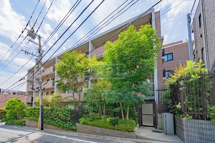  |  Exterior photo 05