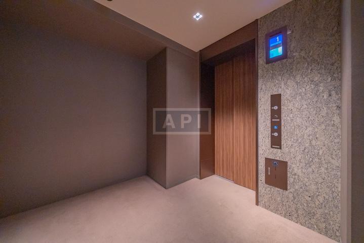  |  Exterior photo 13