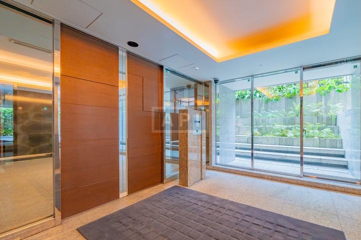  |  Exterior photo 16