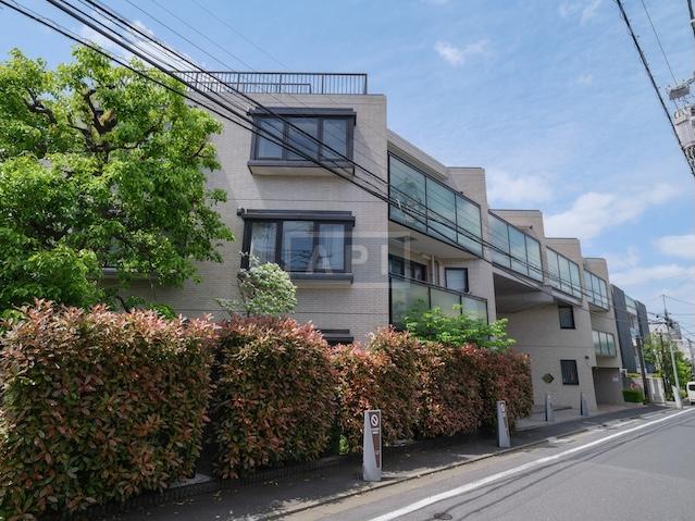  |  Exterior photo 01