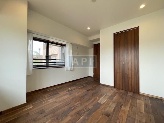  |  Interior photo 07