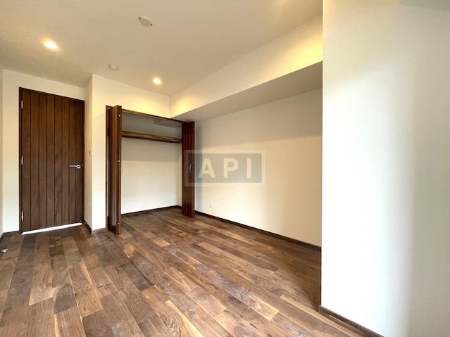  |  Interior photo 16
