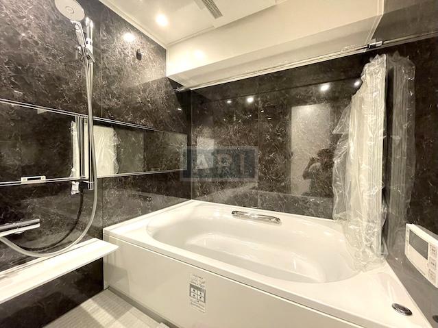  |  Interior photo 11
