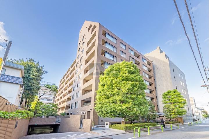  |  Exterior photo 01