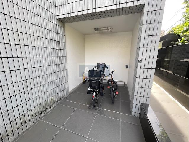  |  Exterior photo 16