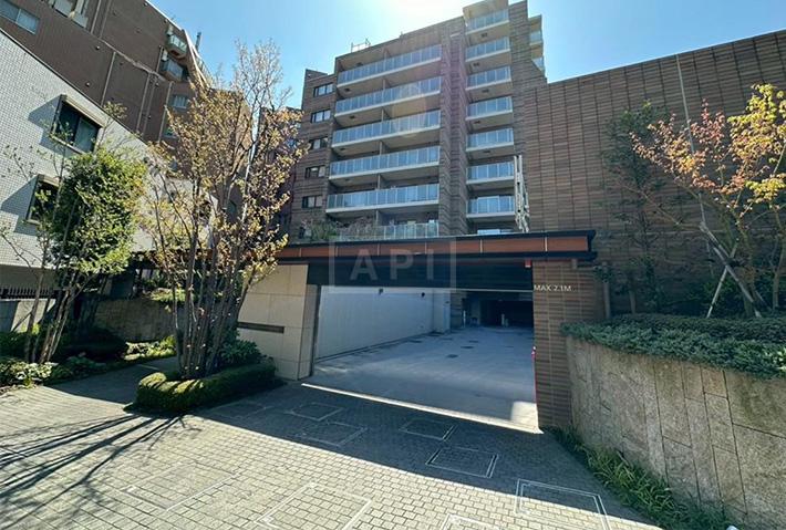  |  Exterior photo 01