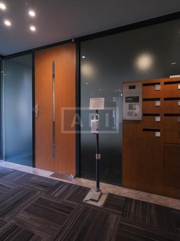  |  Exterior photo 06