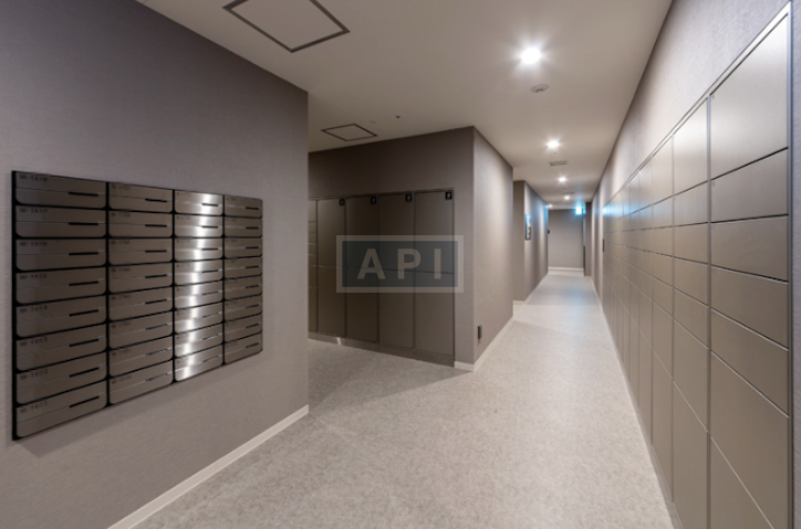  |  Exterior photo 05