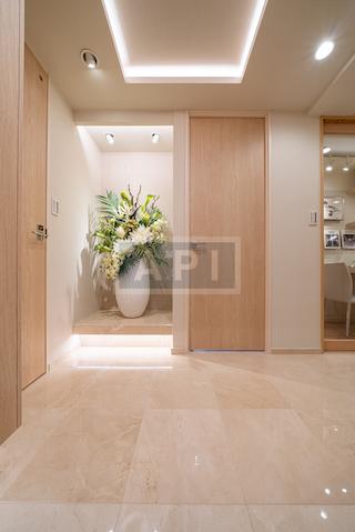  |  Interior photo 12