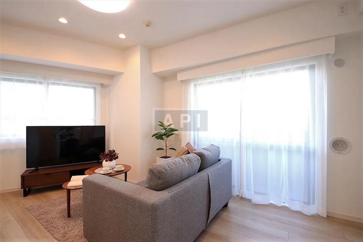  |  Interior photo 02