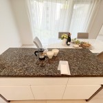  |  Interior photo 06