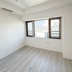  |  Interior photo 04