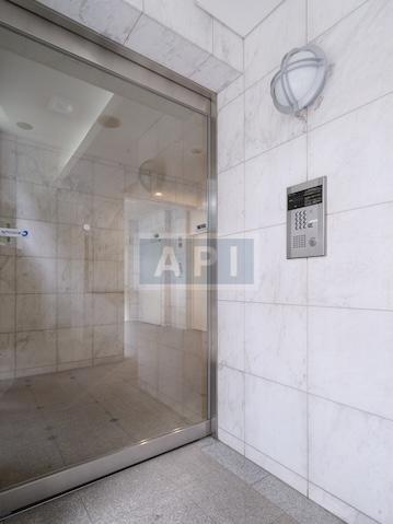  |  Exterior photo 04