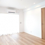  |  Interior photo 01