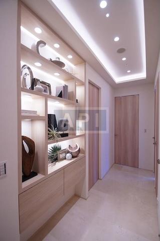  |  Interior photo 07