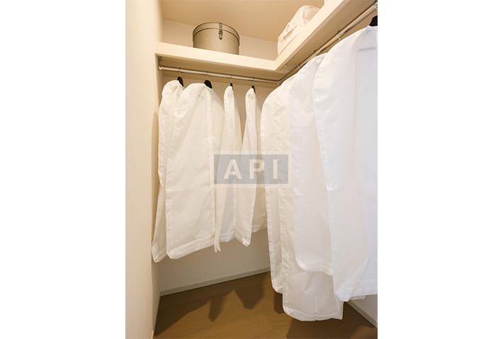  |  Interior photo 09